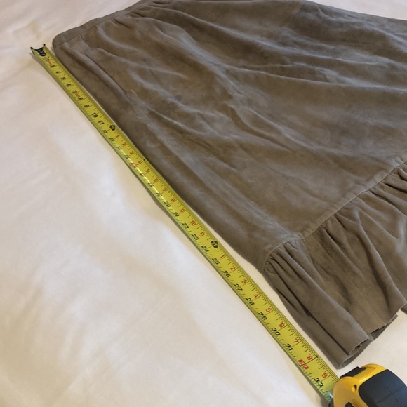 Alicia Herrera for OSHWAKON vintage suede skirt. - Picture 7 of 11